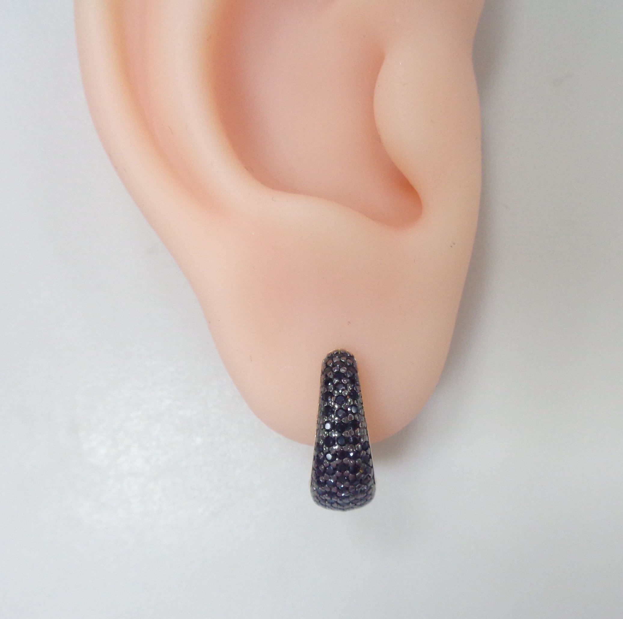 Серебряные серьги-конго со шпинелью